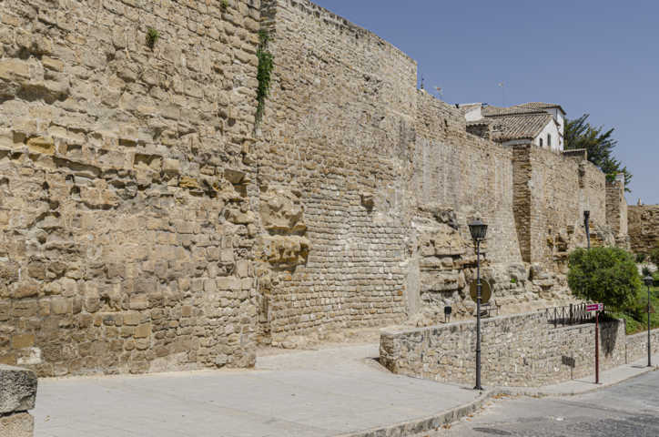 Jaén - Úbeda 086 - murallas.jpg